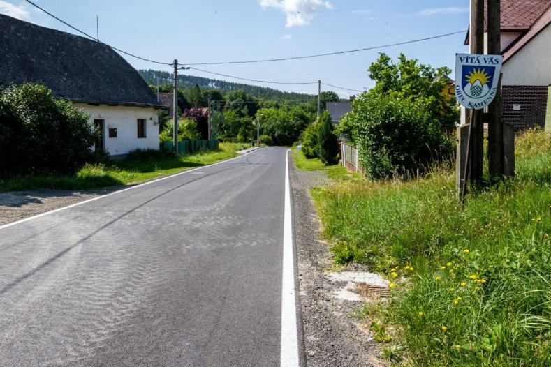 Z Rohle do Kamenné po nové silnici