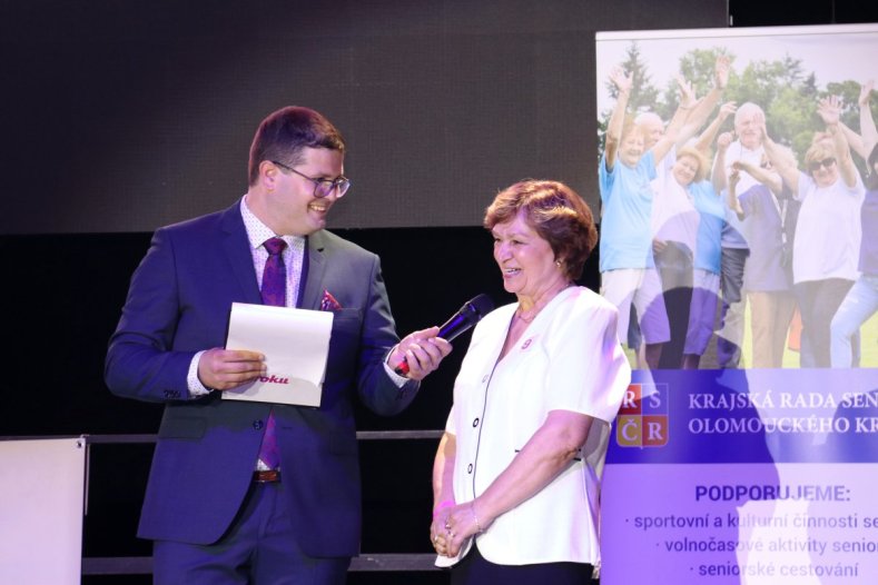 Babičkou roku je Helena Seidlová. Porotu i diváky nadchla svým tanečním vystoupením