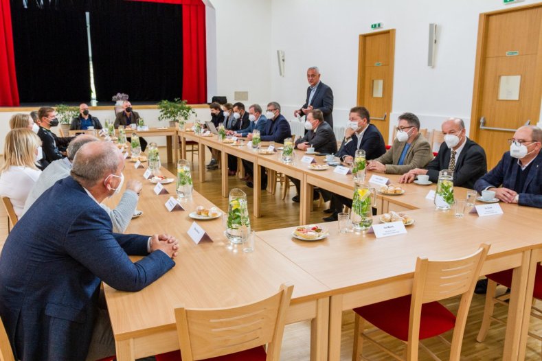 Krajští radní se setkali se zástupci podnikatelů, obcí i neziskovek