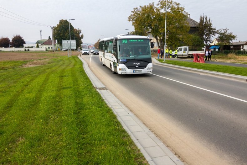 Nepřehlednou křižovatku vystřídal kruhový objezd