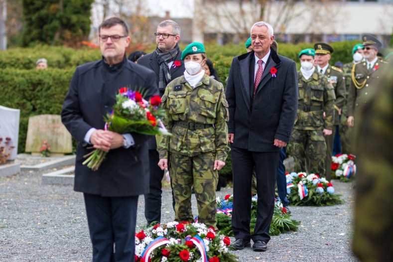 Hejtman uctil památku válečných veteránů