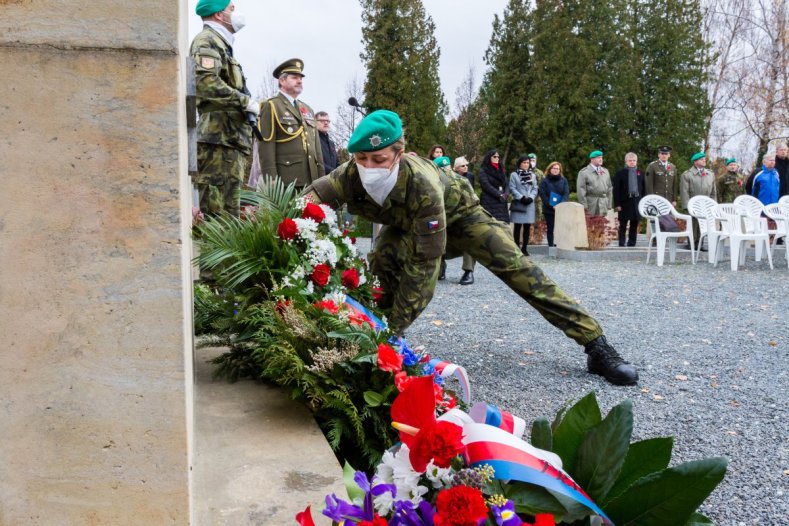 Hejtman uctil památku válečných veteránů