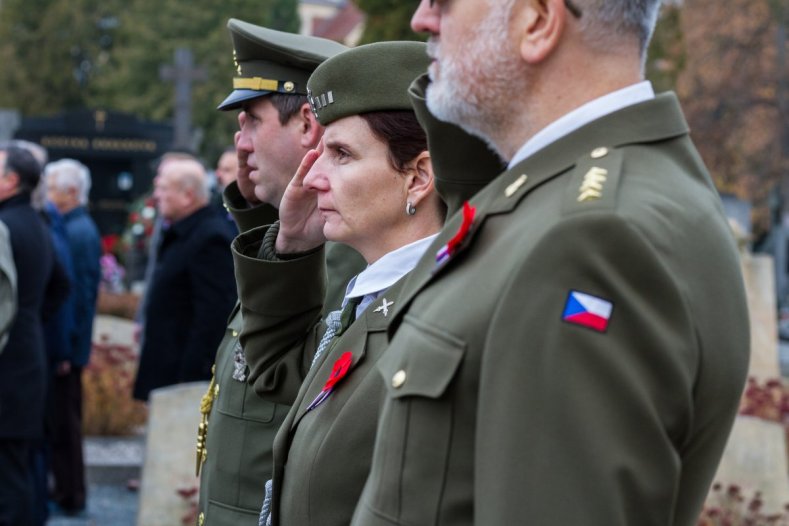 Hejtman uctil památku válečných veteránů