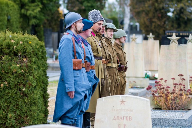 Hejtman uctil památku válečných veteránů