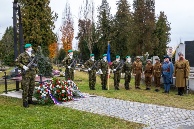 Hejtman uctil památku válečných veteránů