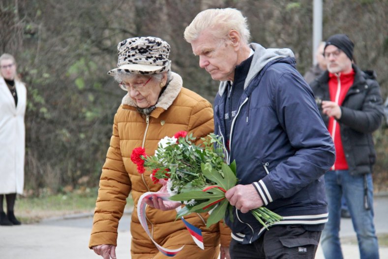 Hejtman uctil Den boje za svobodu a demokracii