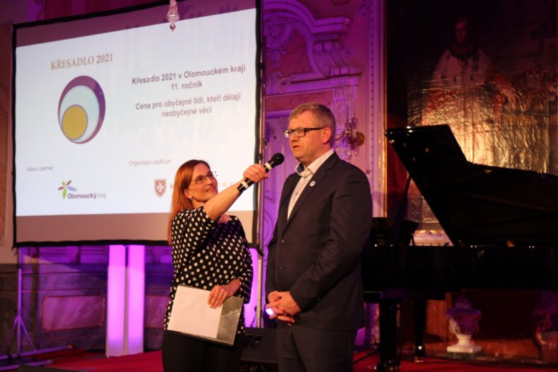 Pomáhají vykřesat jiskry lidství, teď za to převzali ocenění. Foto: Maltézská pomoc Olomouc/ Veronika Marešová