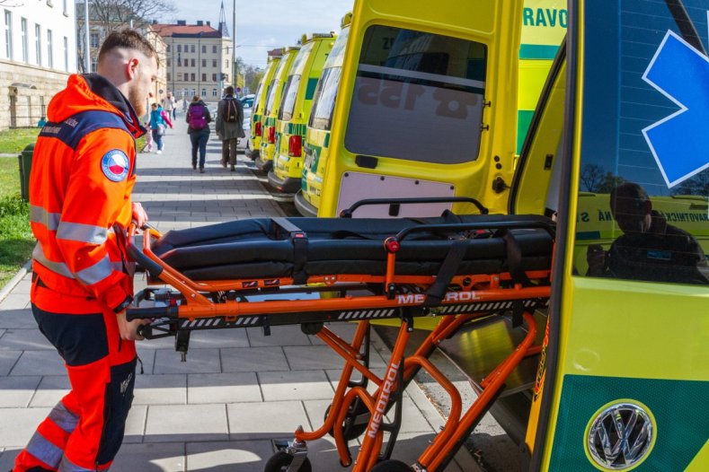 Záchranáři dostali moderně vybavené sanitky