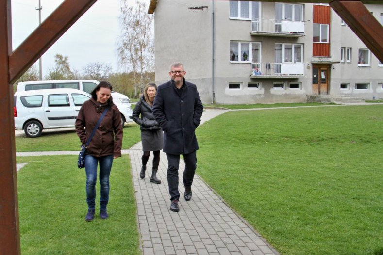 Sociální služby na Jesenicku (prostory spolku Ester). O to, jak fungují, se přímo v terénu zajímal náměstek Slavotínek