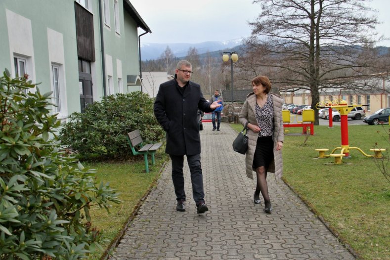 Sociální služby na Jesenicku (Centrum sociálních služeb Jeseník). O to, jak fungují, se přímo v terénu zajímal náměstek Slavotínek