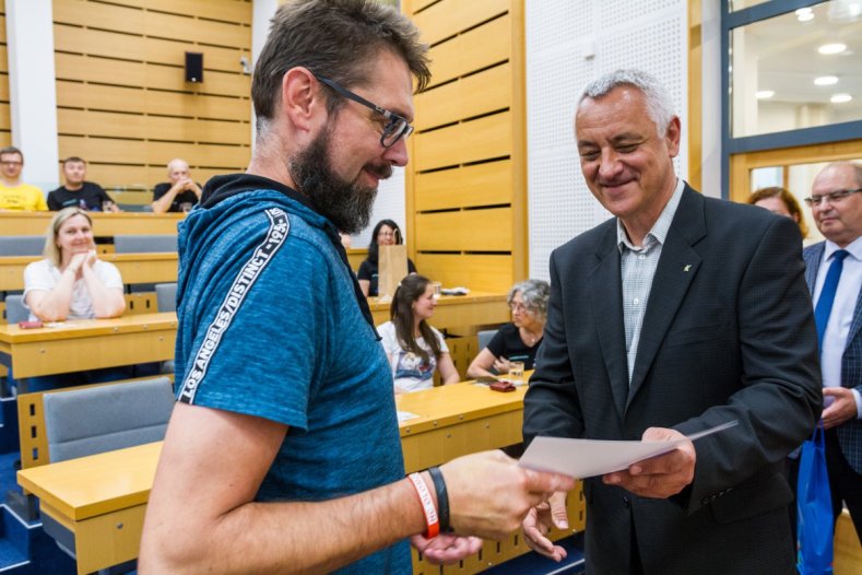 Na bicyklu nebo pěšky. Zaměstnanci krajského úřadu se zapojili do výzvy Do práce na kole