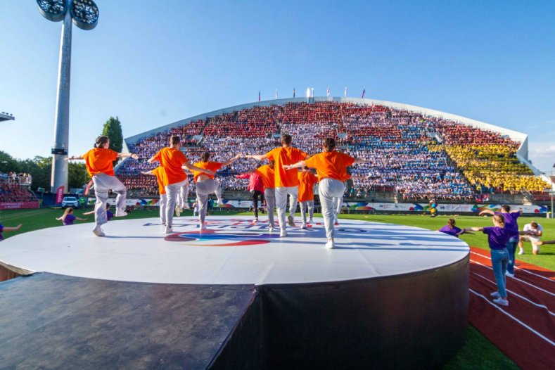 Andrův stadion zaplnily mladé sportovní naděje. Začala Olympiáda dětí a mládeže