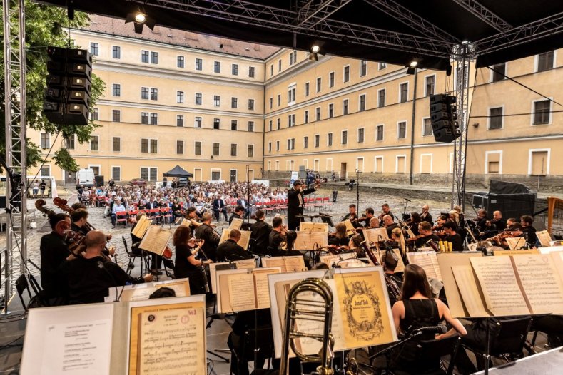 Benefiční koncert v Hanáckých kasárnách nadchnul Foto: David Sedlák