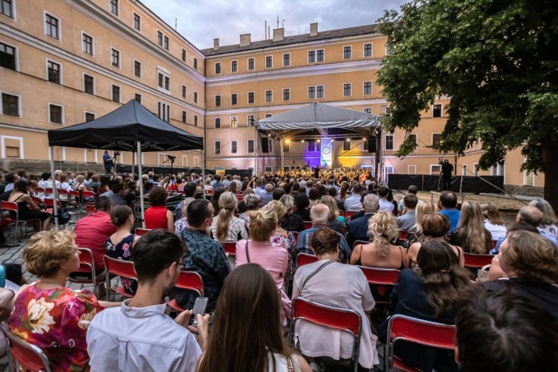 Benefiční koncert v Hanáckých kasárnách nadchnul Foto: David Sedlák