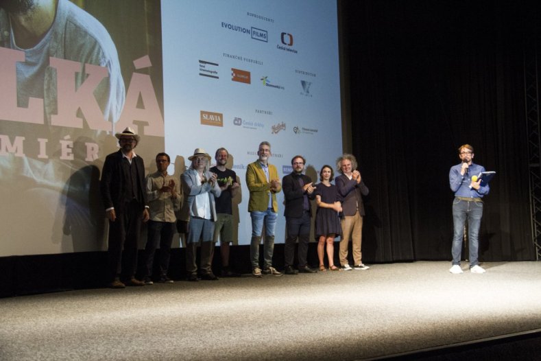 Miroslav Krobot uvádí Velkou premiéru. V regionu ji jako první viděli diváci v Prostějově a v Olomouci