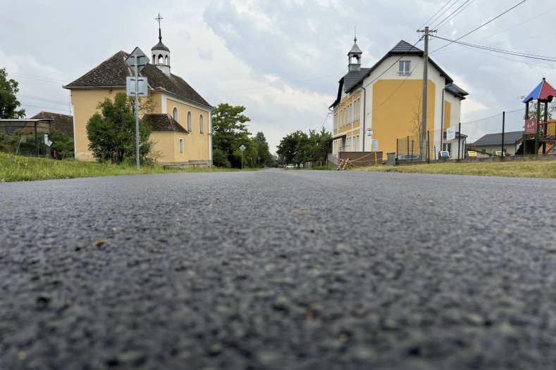 Sociální byty i opravená silnice. V Plinkoutě se investice daří