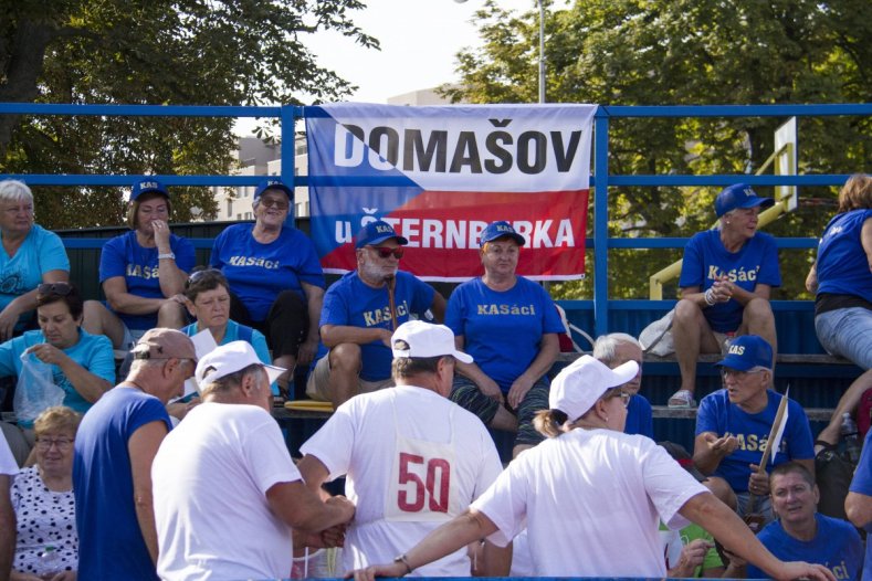 Sportovní hry seniorů s velkou zahraniční účastí. Místo běhu se hrál golf