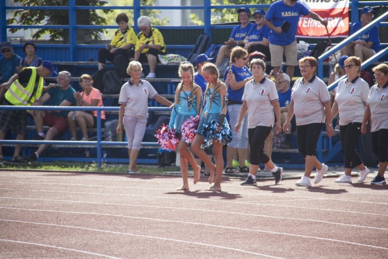 Sportovní hry seniorů s velkou zahraniční účastí. Místo běhu se hrál golf