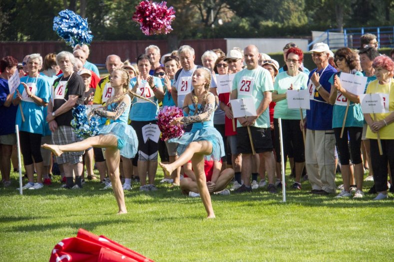 Sportovní hry seniorů s velkou zahraniční účastí. Místo běhu se hrál golf