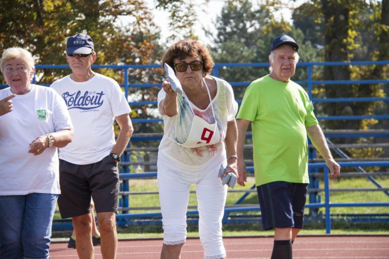 Sportovní hry seniorů s velkou zahraniční účastí. Místo běhu se hrál golf