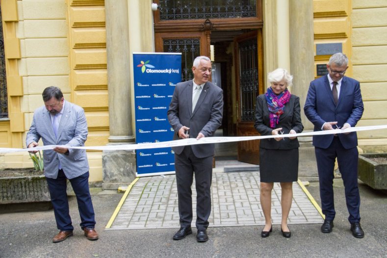 Zámek Domova Alfreda Skeneho v Pavlovicích u Přerova už je v novém