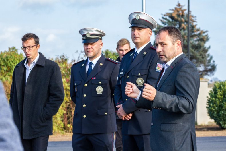 	V Určicích mají nový kruhový objezd. Platil ho Olomoucký kraj