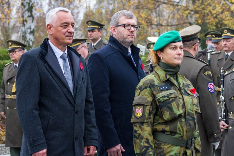 Hejtman se poklonil památce válečných hrdinů