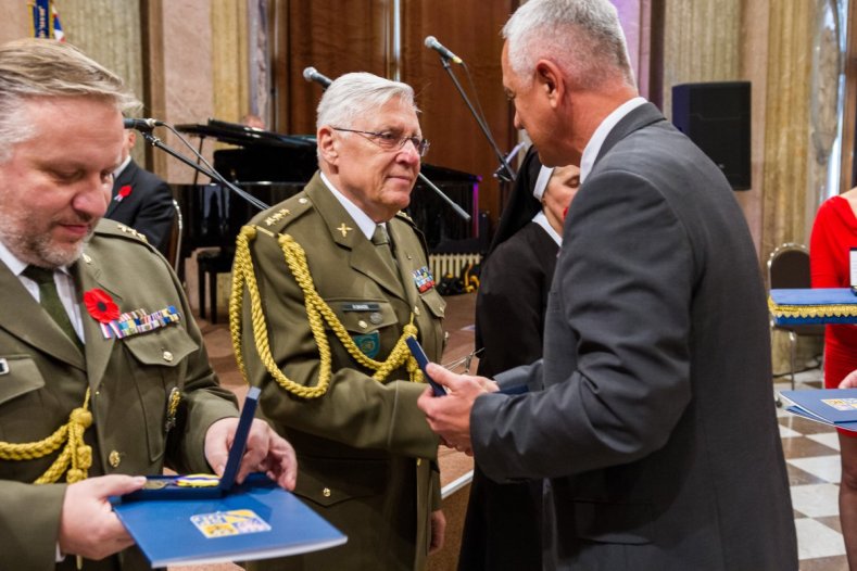 Hejtman se poklonil památce válečných hrdinů