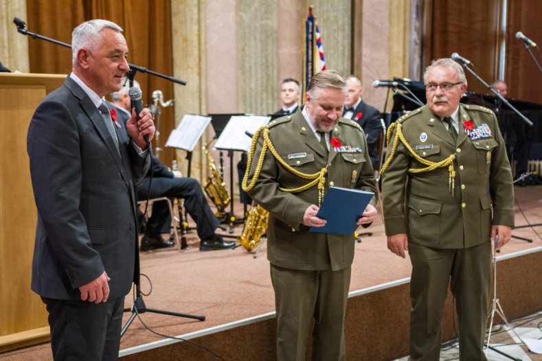 Hejtman se poklonil památce válečných hrdinů