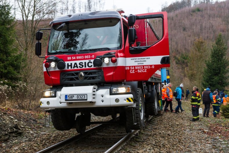 U Jívové se srazily vlaky. Cvičení prověřilo krajské záchranáře