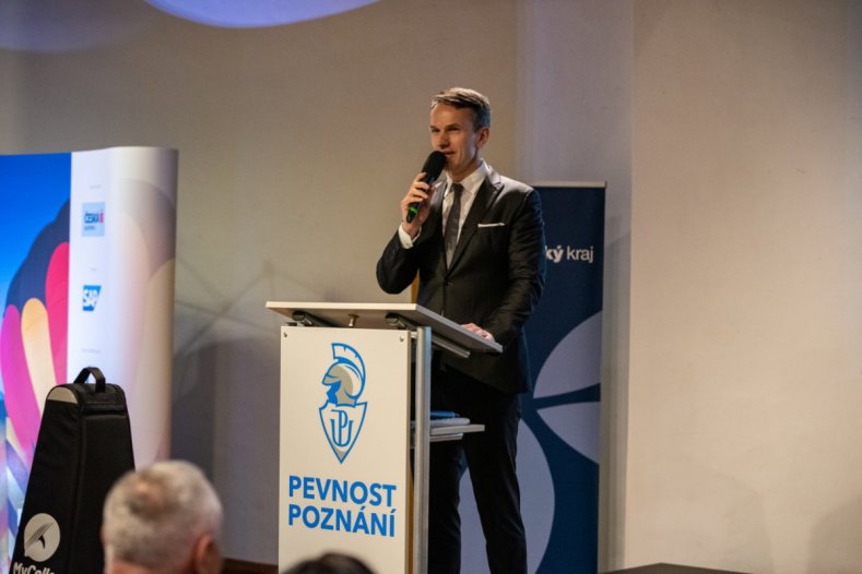 Titul Podnikatel roku 2022 Olomouckého kraje získal muž, jehož firma nabízí lepší pohled na svět