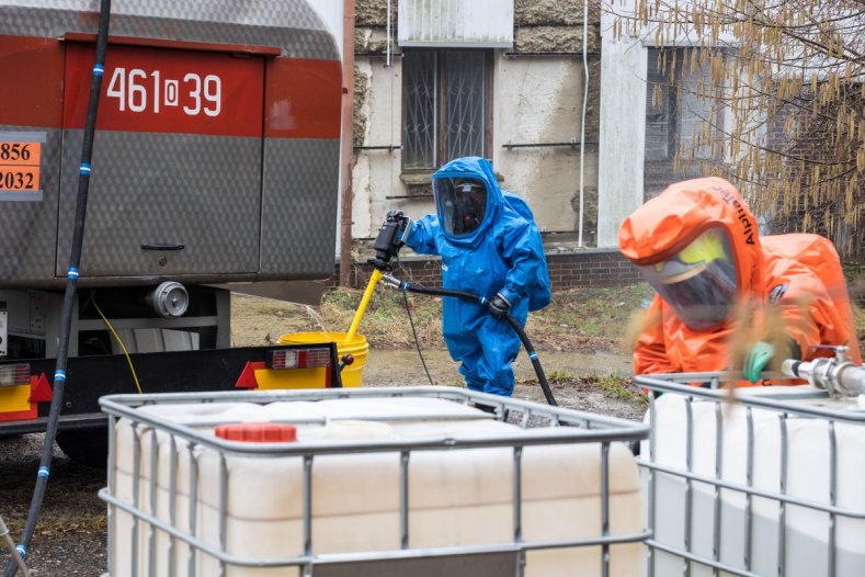 Cvičení na hranicích: havárie cisterny a drony v akci