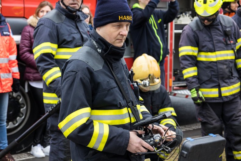 Cvičení na hranicích: havárie cisterny a drony v akci