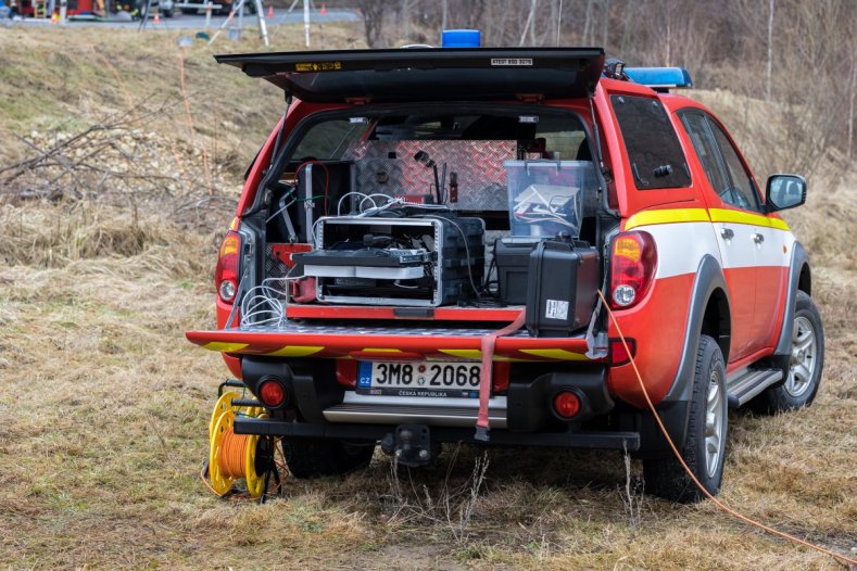 Cvičení na hranicích: havárie cisterny a drony v akci