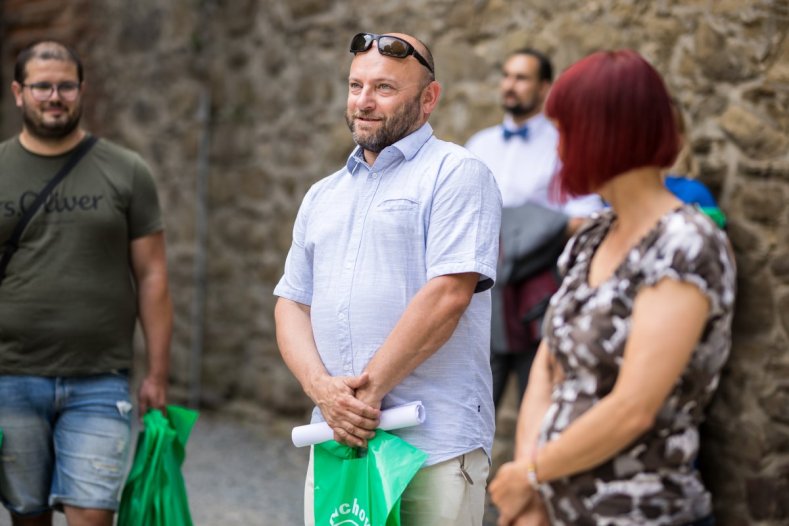 Senioři z Jeseníku vyrazili na Helfštýn. Odstartovalo Seniorské cestování