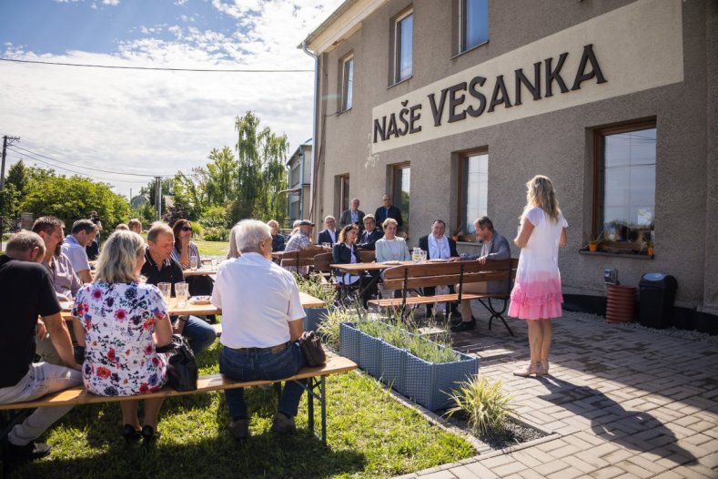 První samoobslužná prodejna funguje v Měrotíně. Její vznik podpořil Olomoucký kraj