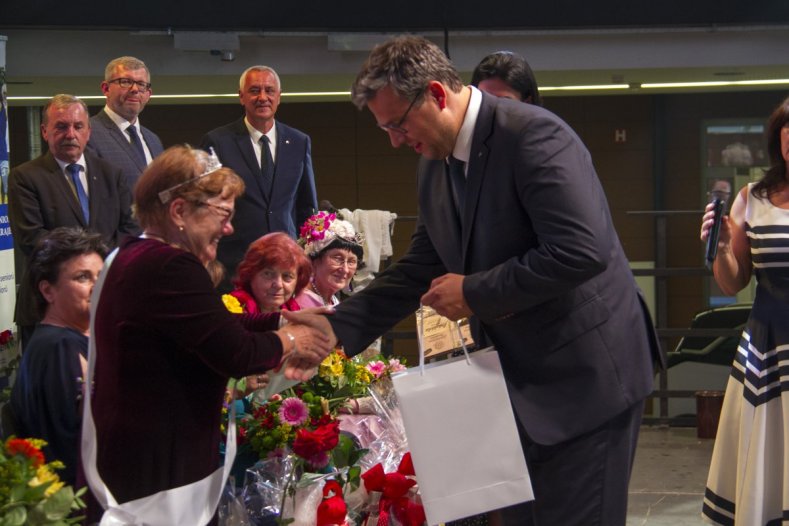 Babičkou Olomouckého kraje je Jana Špičková. Porotu zaujala svou veselostí i vitalitou