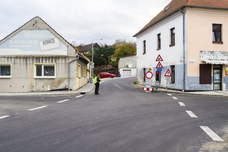 Konice má opravenou silnici i nové chodníky