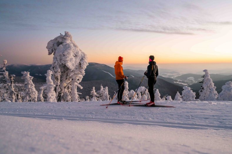 Na běžky i na svah dovezou lyžaře skibusy, foto: CCR OK