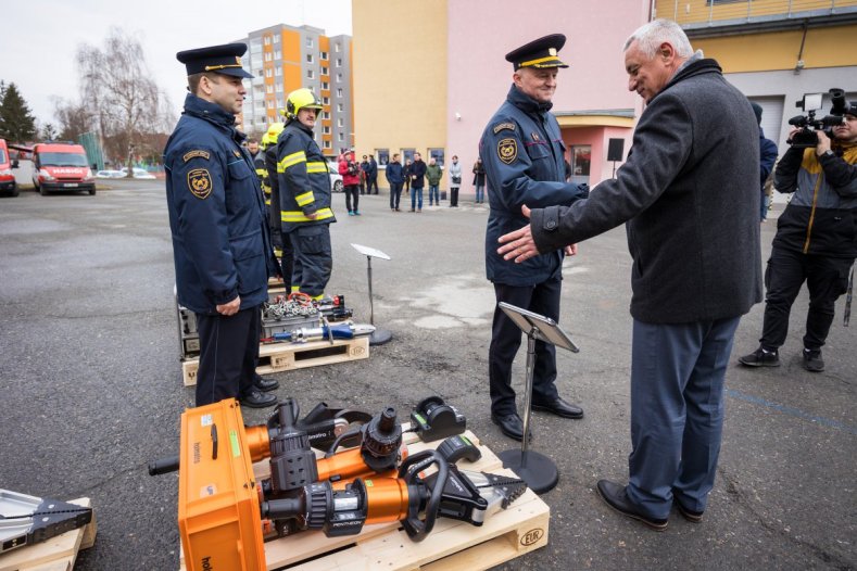 Olomoučtí hasiči mají novou budovu i vyprošťovací techniku