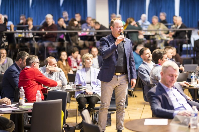 Starostové a starostky dorazili na Konferenci samospráv. Kraj jim přiblížil zásadní témata a novinky