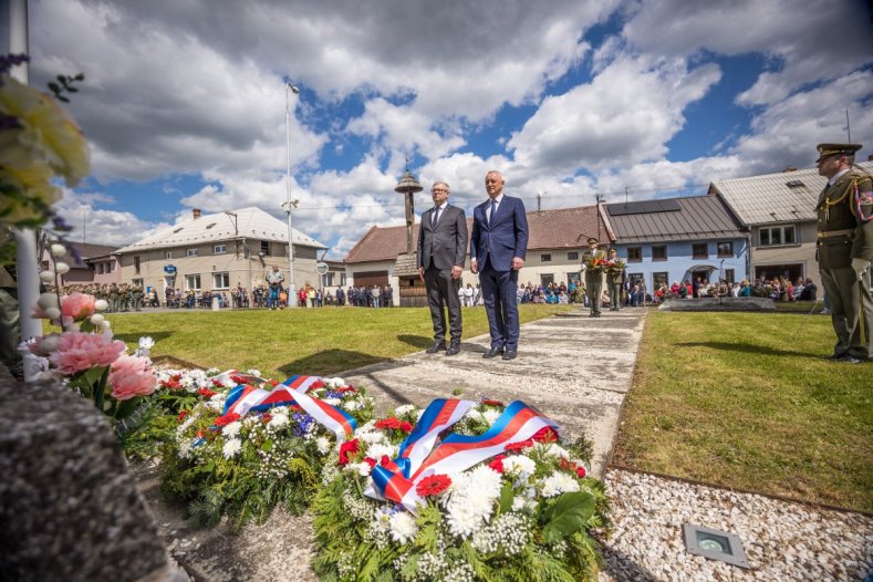 Zástupci kraje si připomněli tragédie konce druhé světové války a Den vítězství