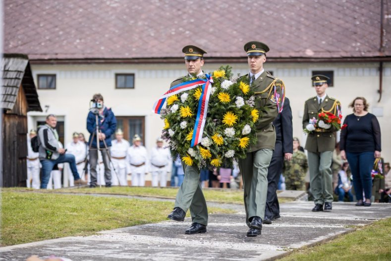 Zástupci kraje si připomněli tragédie konce druhé světové války a Den vítězství