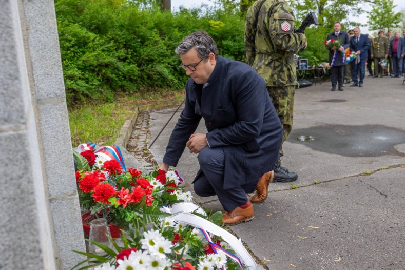 Zástupci kraje si připomněli tragédie konce druhé světové války a Den vítězství