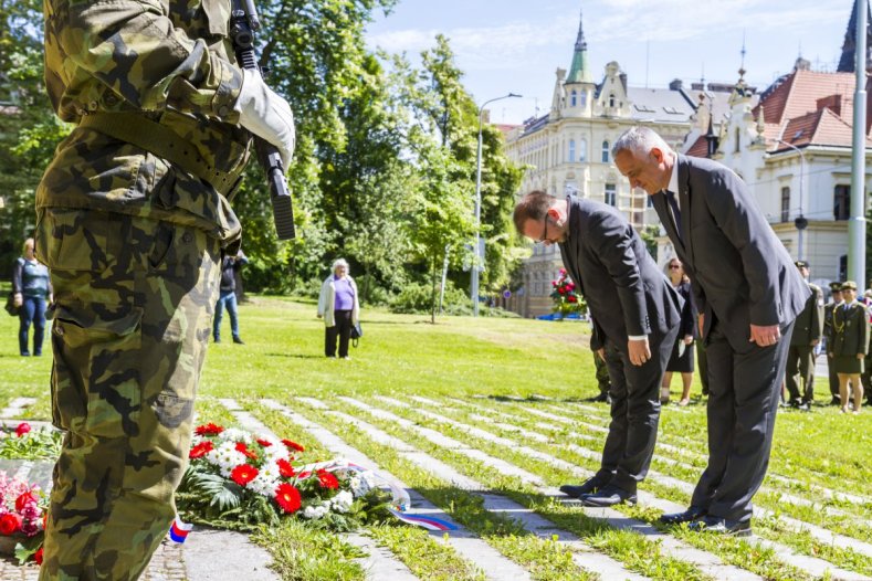 Zástupci kraje si připomněli tragédie konce druhé světové války a Den vítězství