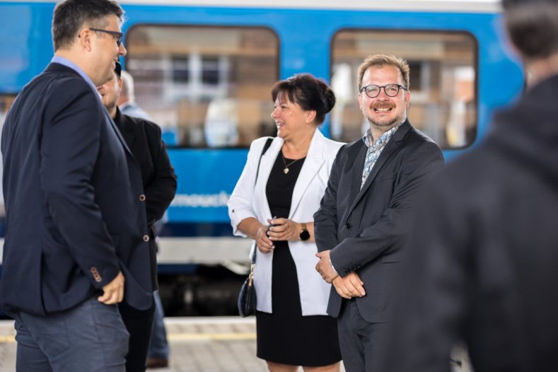 Po kolejích jezdí nové šelmy. Nabízí pohodlí a nevídanou rychlost