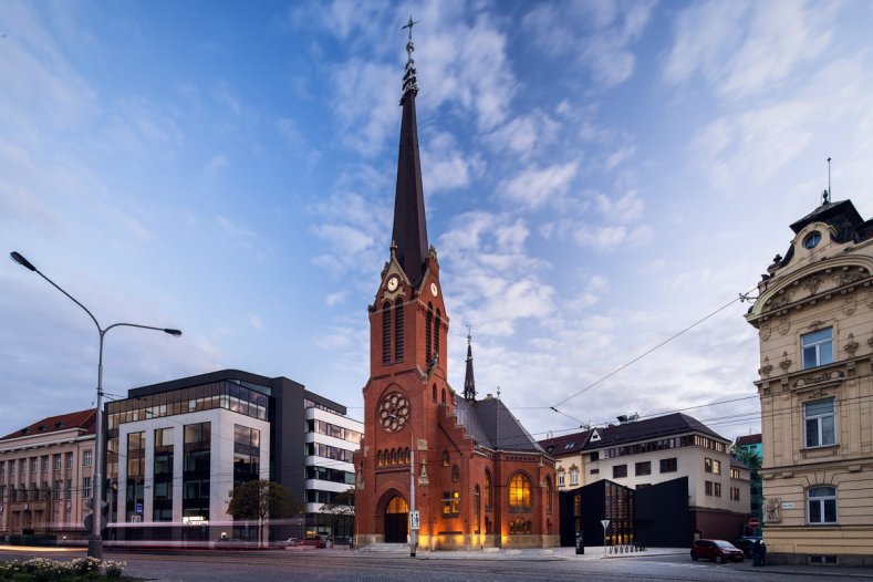 Červený kostel se může červenat úspěchem. Dostal cenu města, foto: Vědecká knihovna v Olomouci