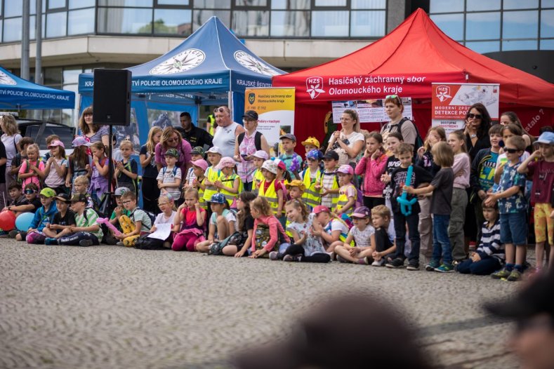 Děti oslavily svůj den s krajskými záchrannými složkami