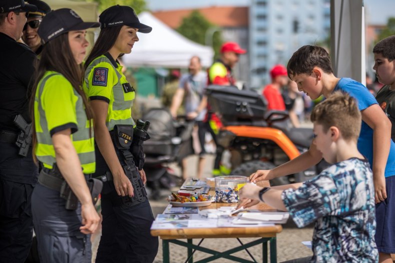 Děti oslavily svůj den s krajskými záchrannými složkami