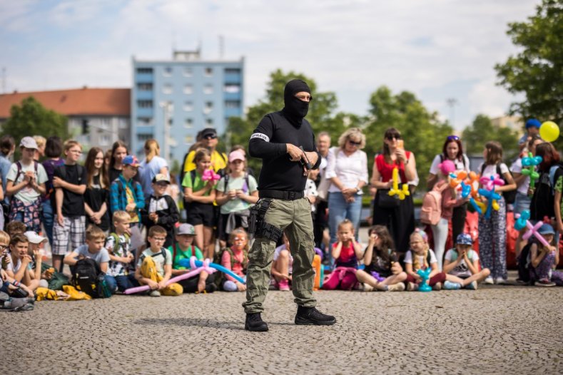 Děti oslavily svůj den s krajskými záchrannými složkami